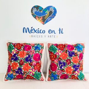 Funda para cojín bordado istmeño